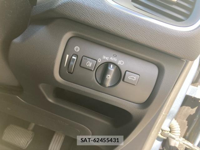 Volvo V40 2018-01 7252742-15