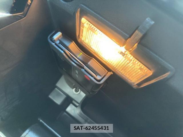 Volvo V40 2018-01 7252742-19