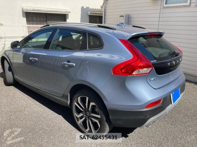 Volvo V40 2018-01 7252742-3