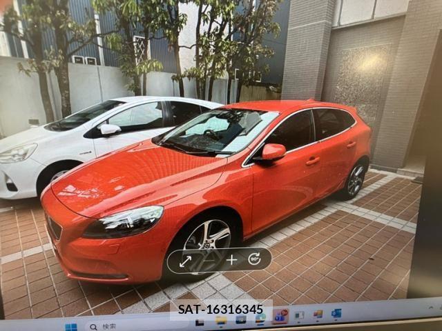 Volvo V40 2015-07 7272391-1