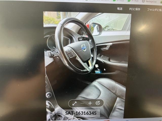 Volvo V40 2015-07 7272391-6