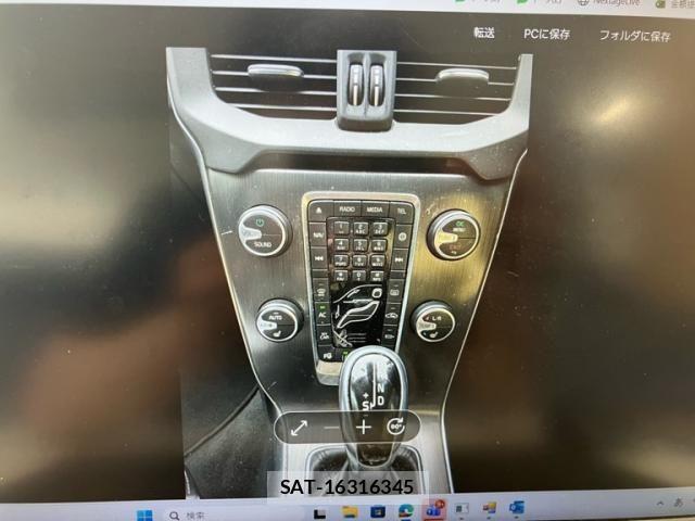 Volvo V40 2015-07 7272391-8
