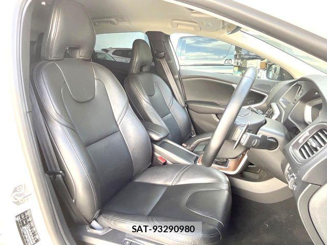 Volvo V40 2019-02 7330974-11