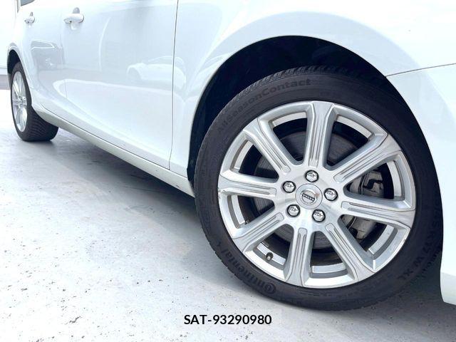 Volvo V40 2019-02 7330974-15