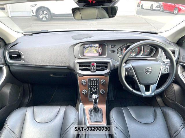 Volvo V40 2019-02 7330974-1