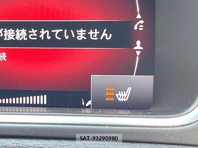 Volvo V40 2019-02 7330974-6