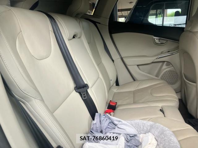 Volvo V40 2015-06 7330987-10