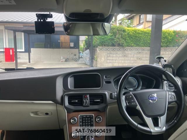 Volvo V40 2015-06 7330987-11
