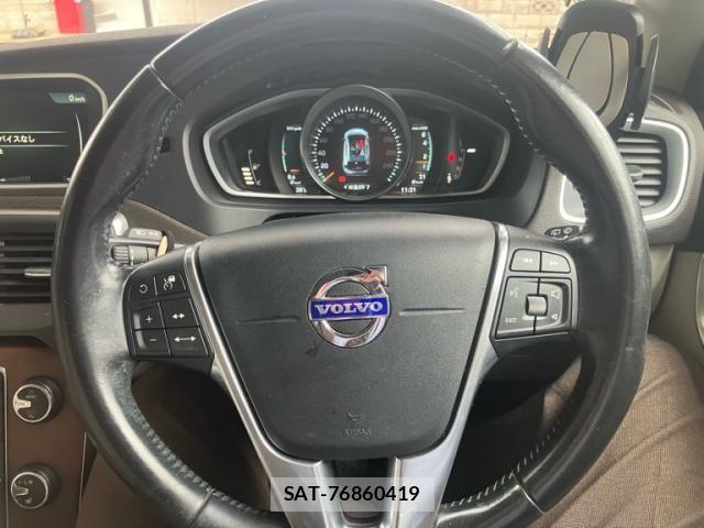 Volvo V40 2015-06 7330987-15
