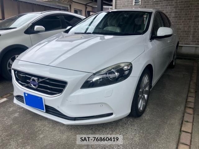 Volvo V40 2015-06 7330987-1