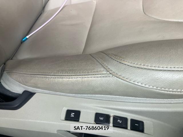 Volvo V40 2015-06 7330987-25