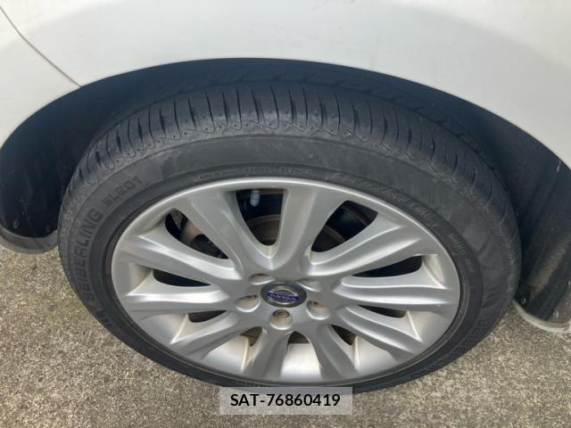 Volvo V40 2015-06 7330987-5