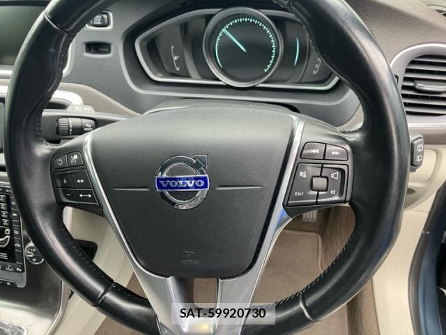 Volvo V40 2014-03 7330984-14