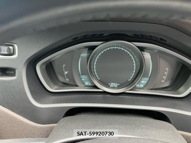 Volvo V40 2014-03 7330984-16
