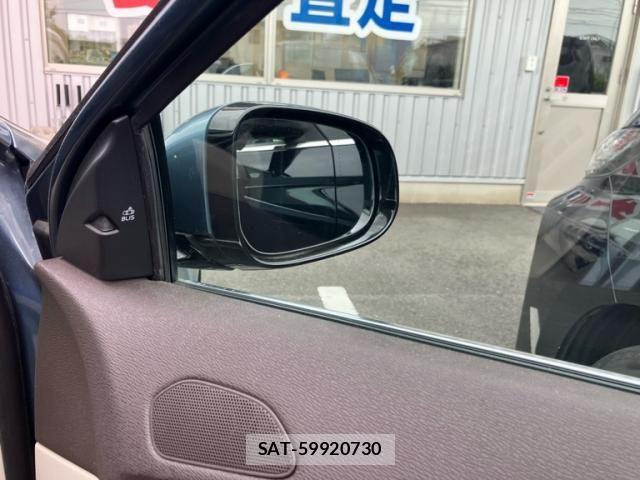 Volvo V40 2014-03 7330984-17