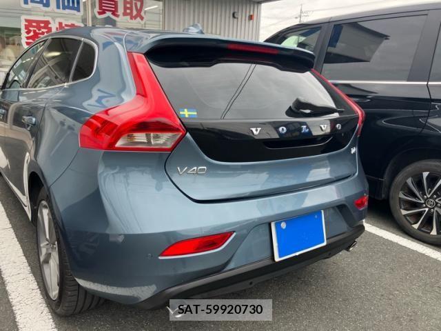 Volvo V40 2014-03 7330984-4