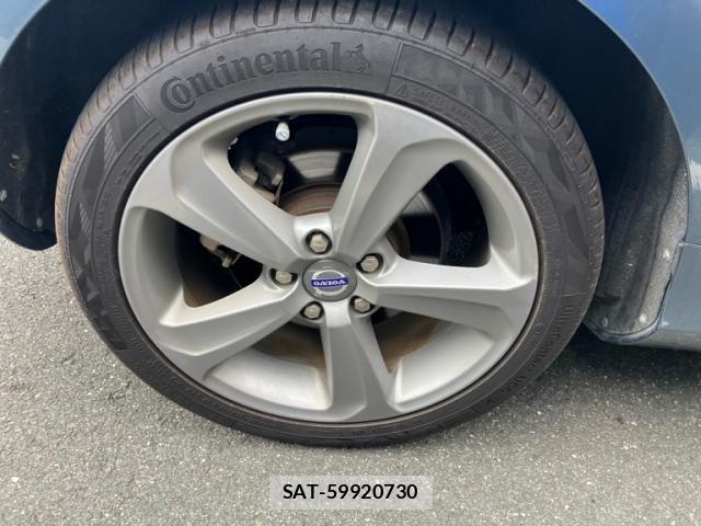 Volvo V40 2014-03 7330984-7