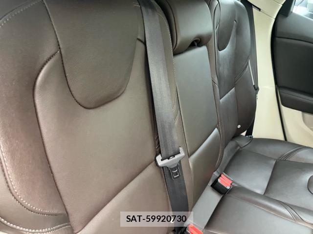 Volvo V40 2014-03 7330984-8