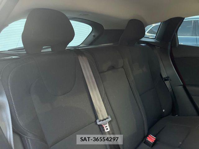 Volvo V40 2018-03 7330981-12