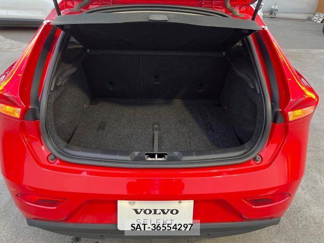 Volvo V40 2018-03 7330981-13