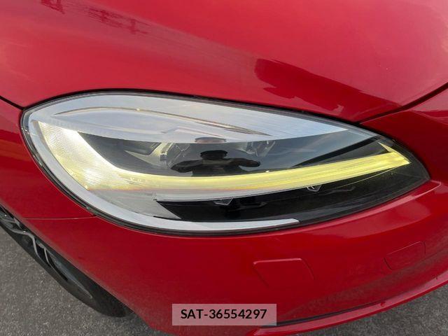Volvo V40 2018-03 7330981-15