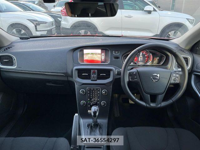 Volvo V40 2018-03 7330981-1