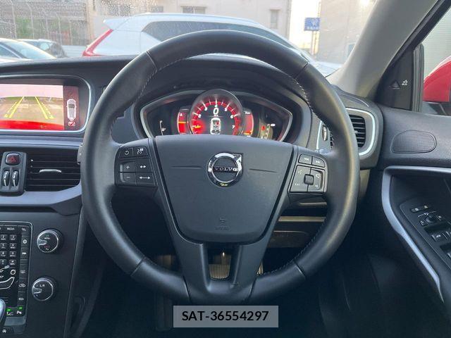 Volvo V40 2018-03 7330981-7
