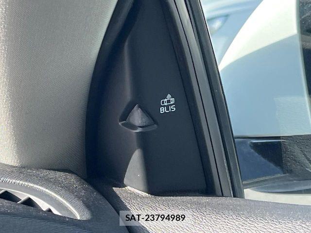 Volvo V40 2015-09 7330983-9