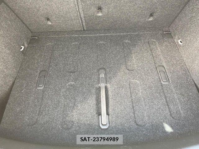 Volvo V40 2015-09 7330983-13