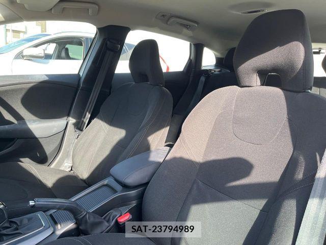Volvo V40 2015-09 7330983-18