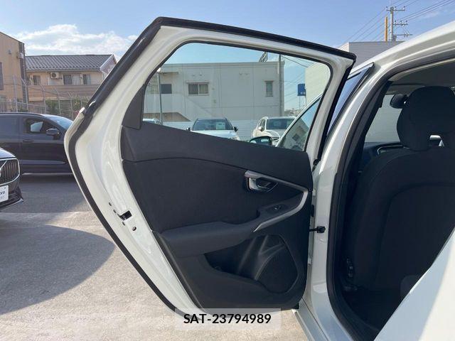 Volvo V40 2015-09 7330983-19