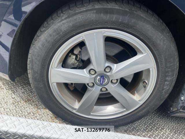 Volvo V40 2014-01 7330985-9