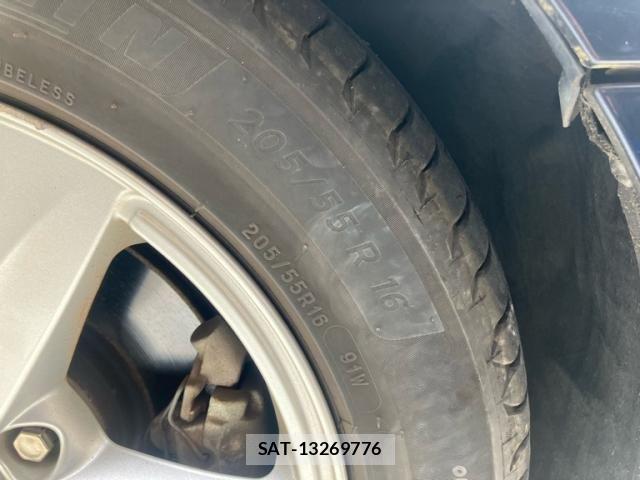 Volvo V40 2014-01 7330985-10