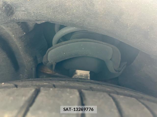 Volvo V40 2014-01 7330985-11