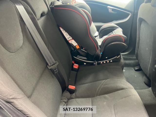 Volvo V40 2014-01 7330985-13