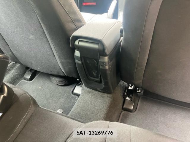 Volvo V40 2014-01 7330985-14