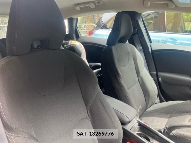 Volvo V40 2014-01 7330985-16