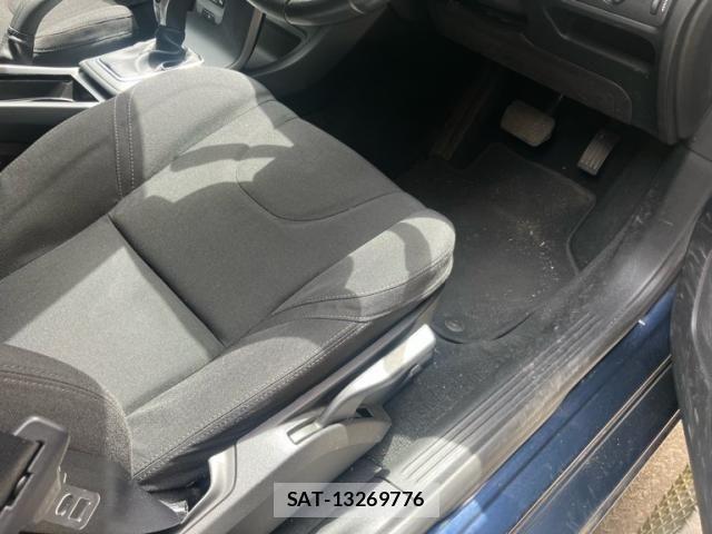Volvo V40 2014-01 7330985-17