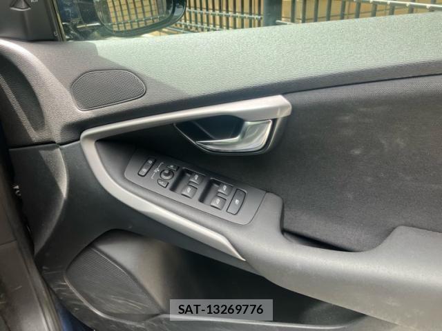 Volvo V40 2014-01 7330985-18