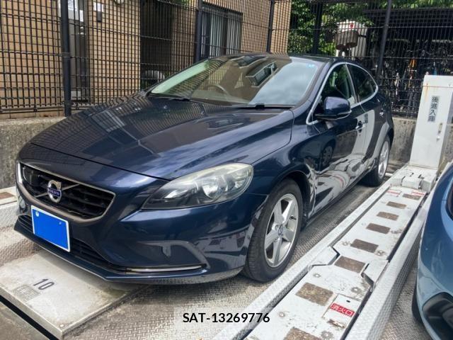Volvo V40 2014-01 7330985-1