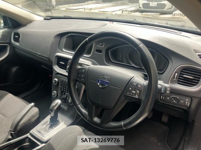 Volvo V40 2014-01 7330985-21