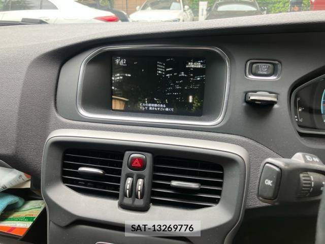 Volvo V40 2014-01 7330985-25