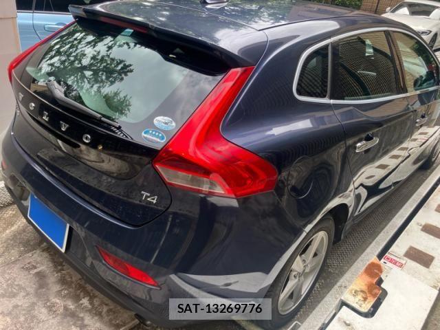 Volvo V40 2014-01 7330985-4