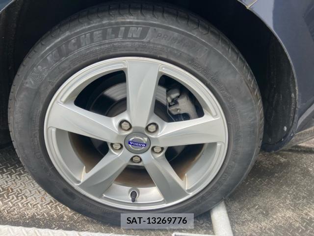 Volvo V40 2014-01 7330985-7