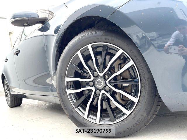 Volvo V40 2019-07 7330978-14