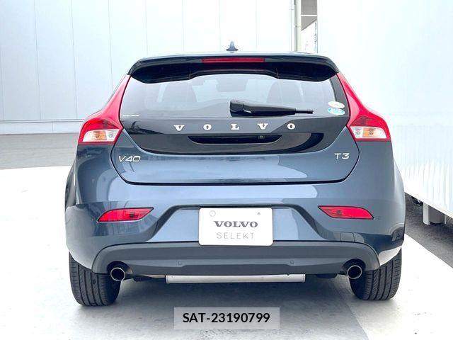 Volvo V40 2019-07 7330978-18