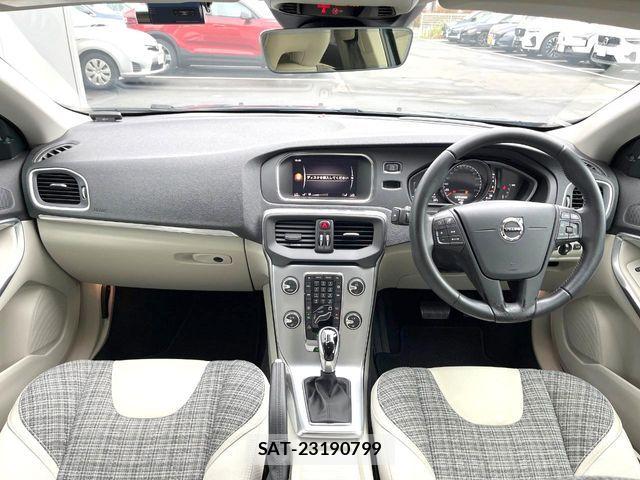 Volvo V40 2019-07 7330978-1