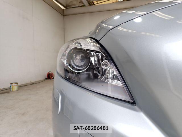 Volvo V40 2013-06 7360357-10