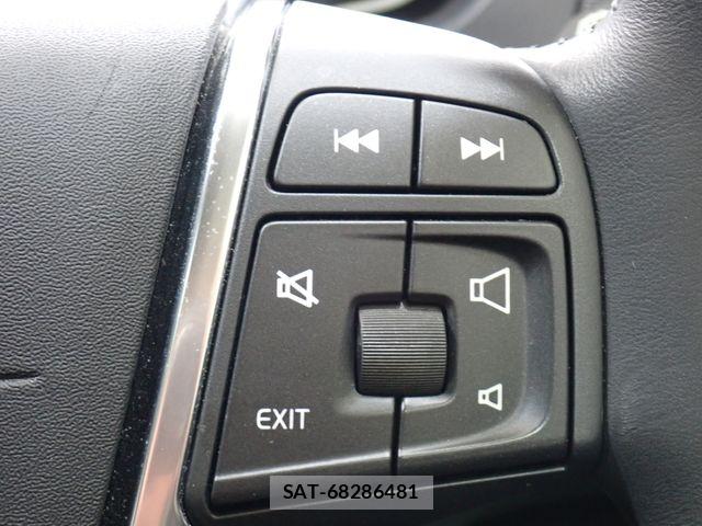 Volvo V40 2013-06 7360357-15