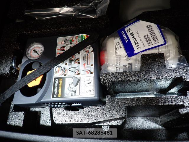 Volvo V40 2013-06 7360357-24